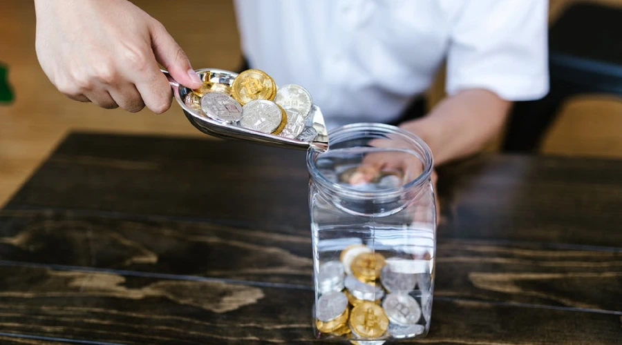 How Bitcoin Mixers Keep Your Crypto